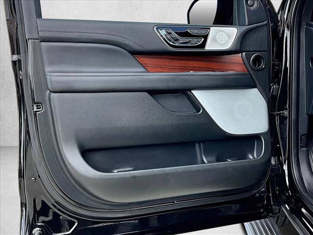 Used 2023 Lincoln Navigator L Reserve RWD image 18