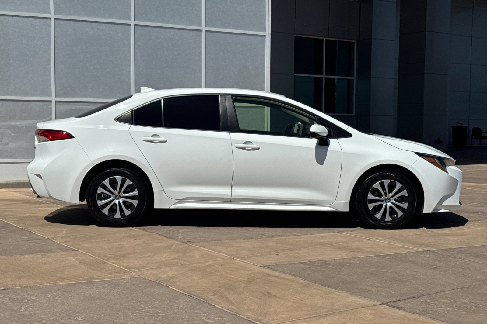 Certified 2022 Toyota Corolla LE FWD video 3