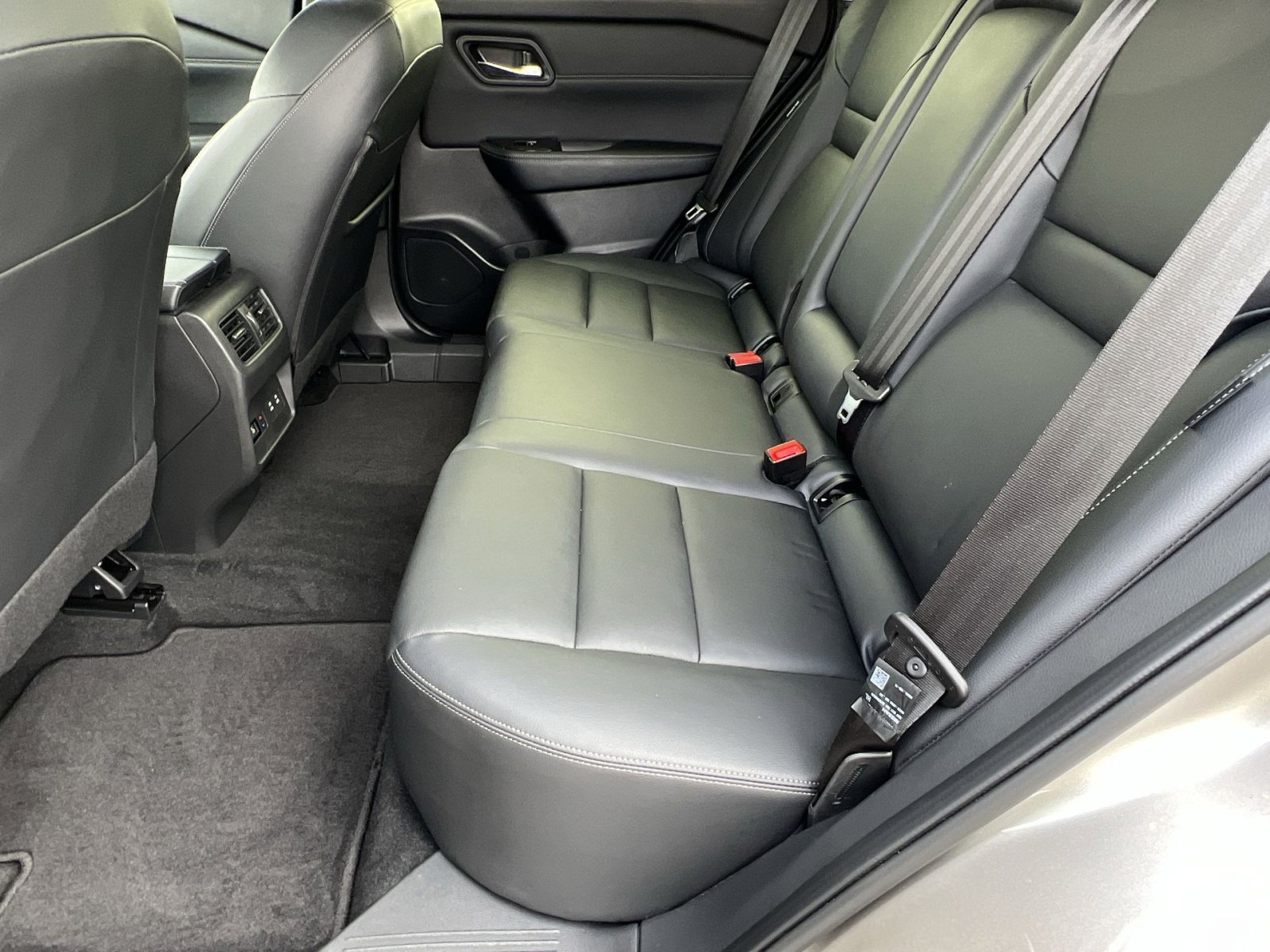 Used 2025 Nissan Rogue SL w/ SL Premium Package image 22