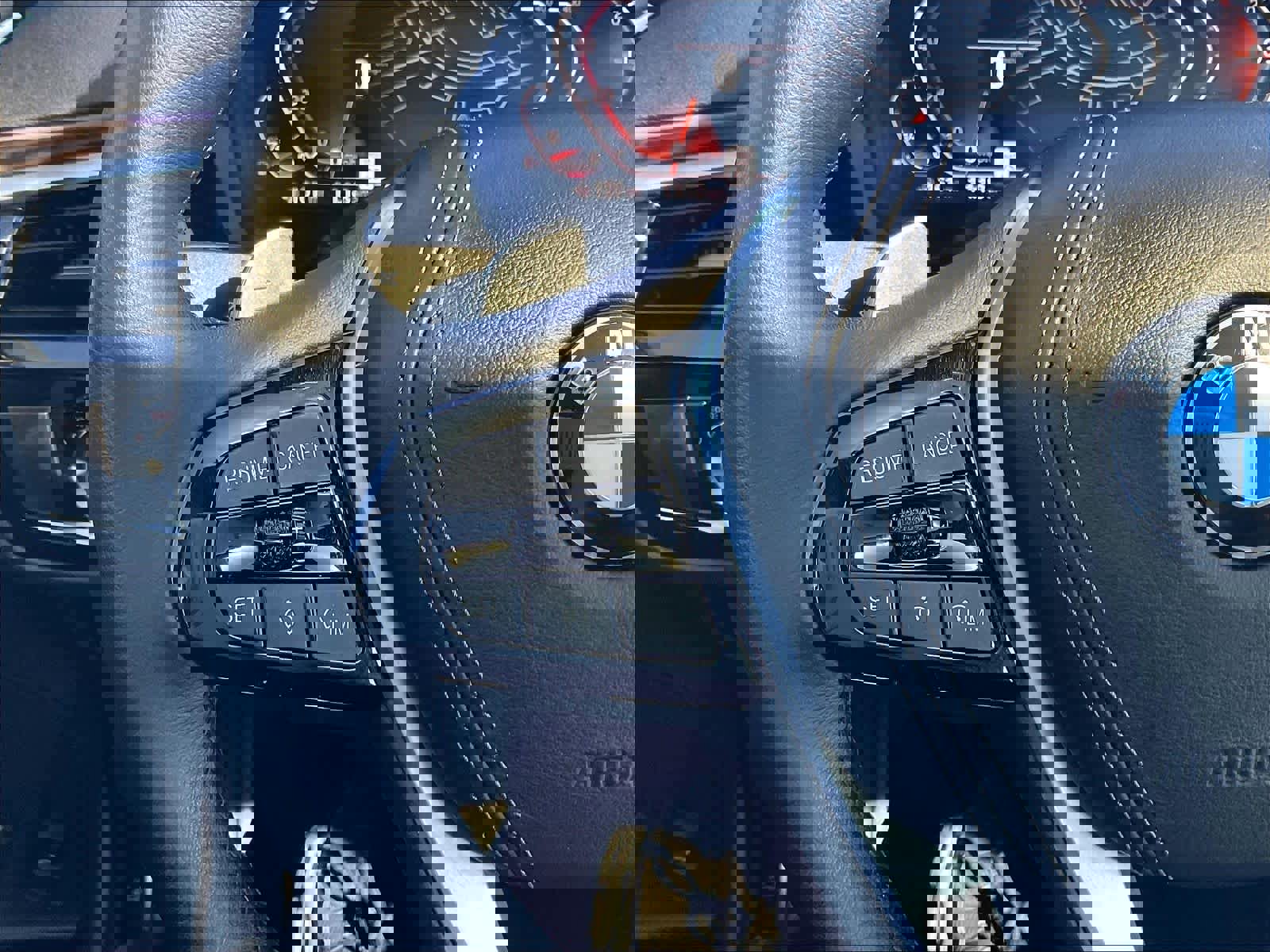 Used 2023 BMW 540i w/ Premium Package image 23