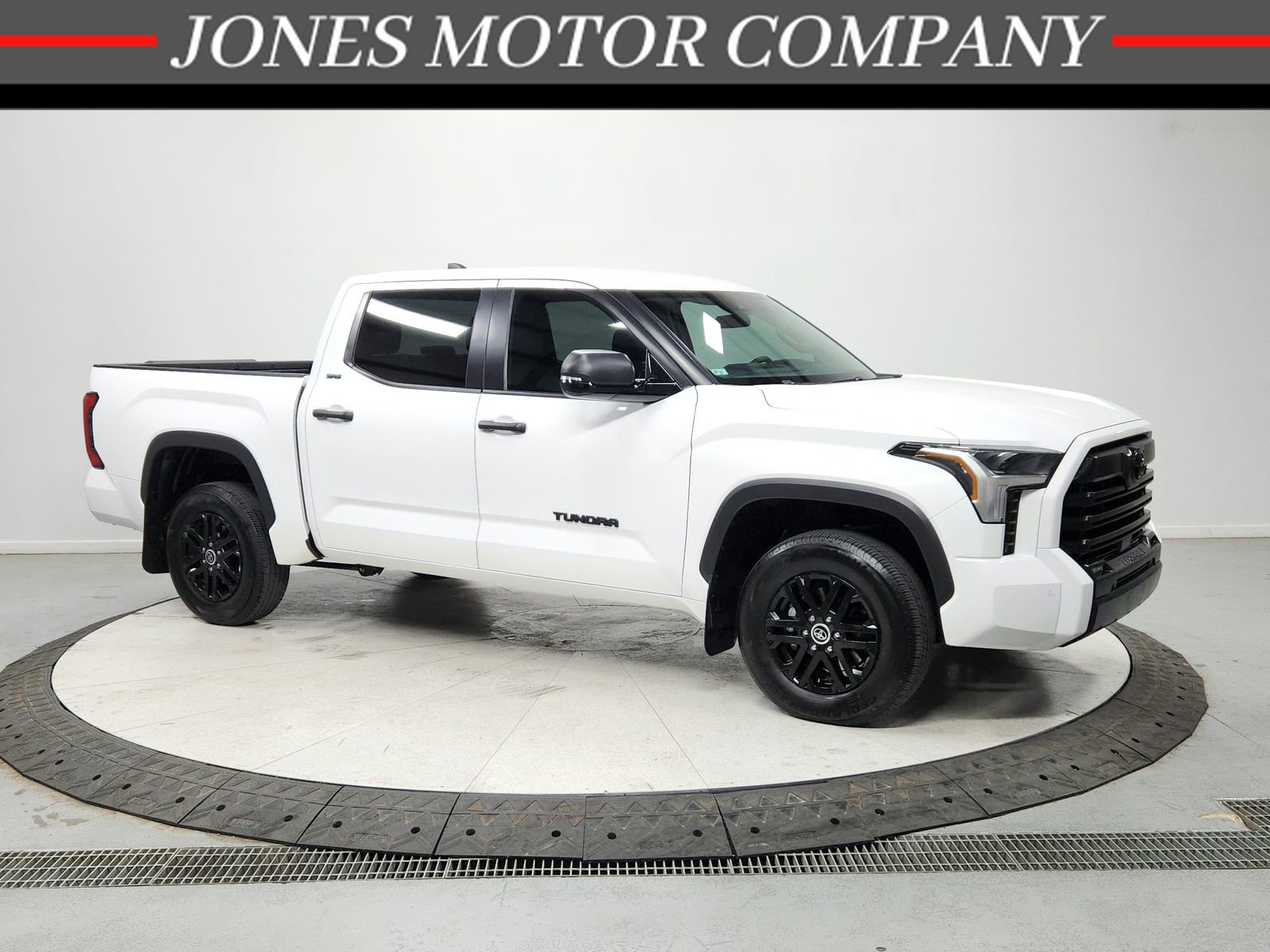 Used 2024 Toyota Tundra SR5 AWD/4WD image 1