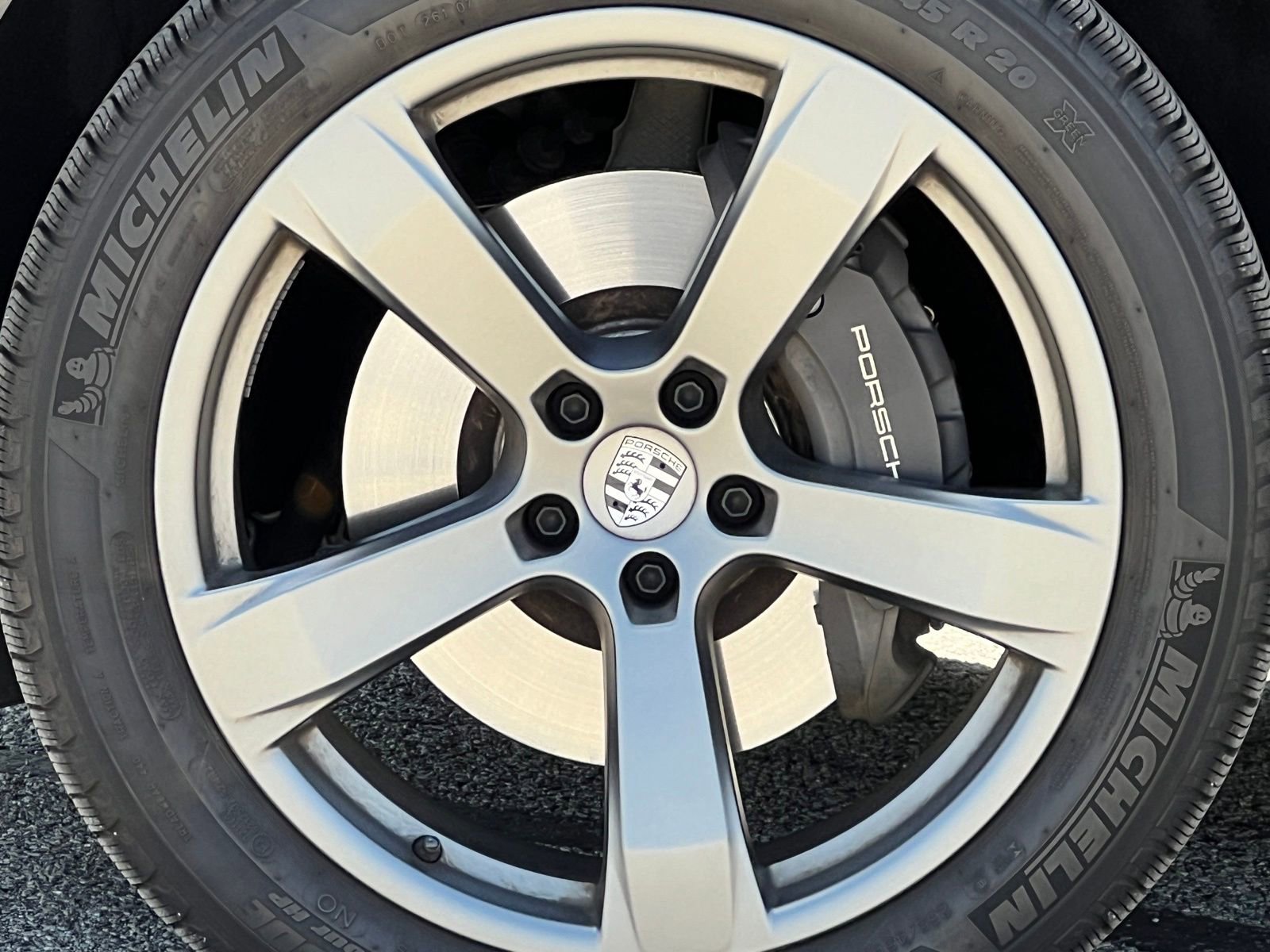 Certified 2025 Porsche Macan AWD/4WD image 13