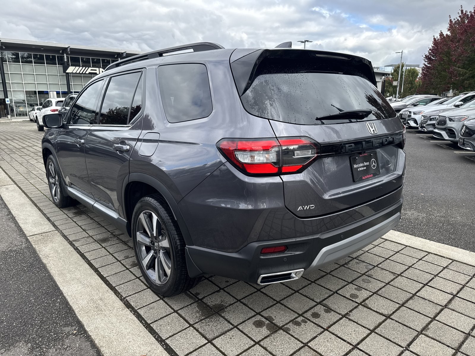 Used 2023 Honda Pilot Touring image 7