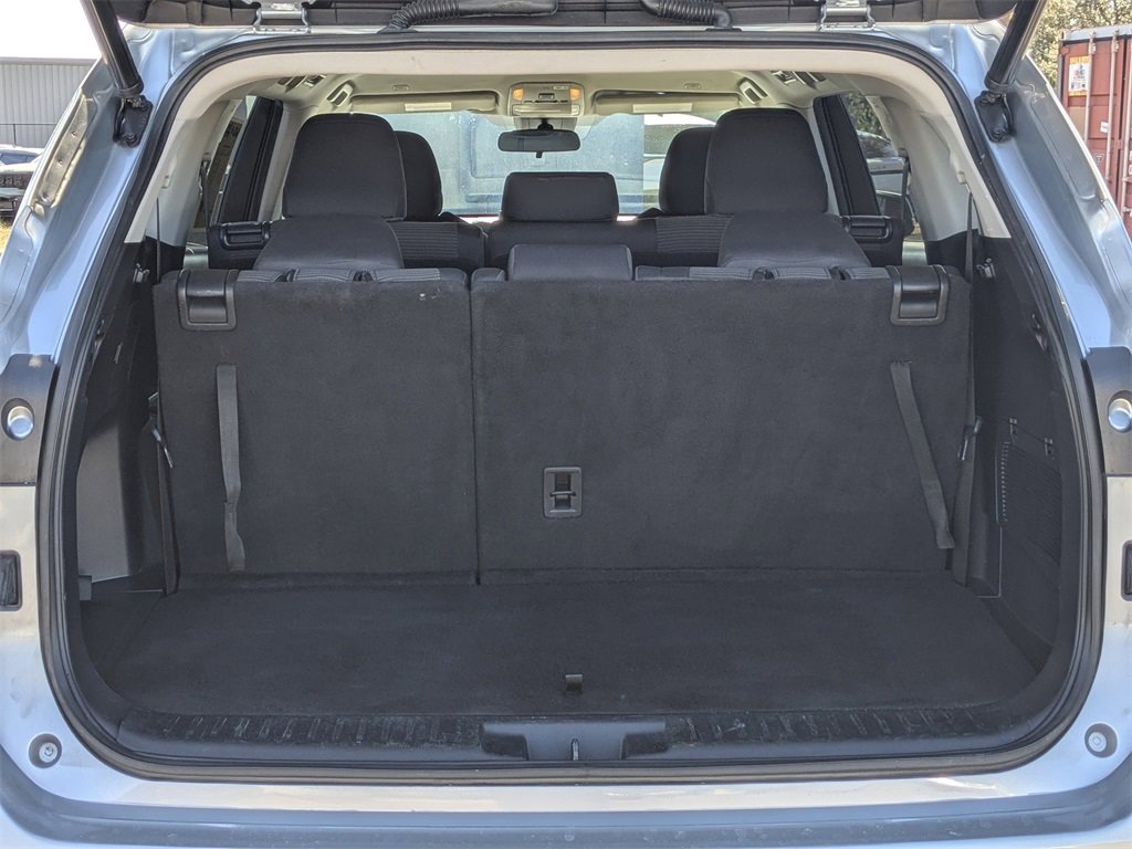 Used 2023 Toyota Highlander LE image 15