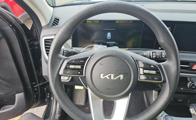 Used 2026 Kia Seltos LX AWD/4WD image 9