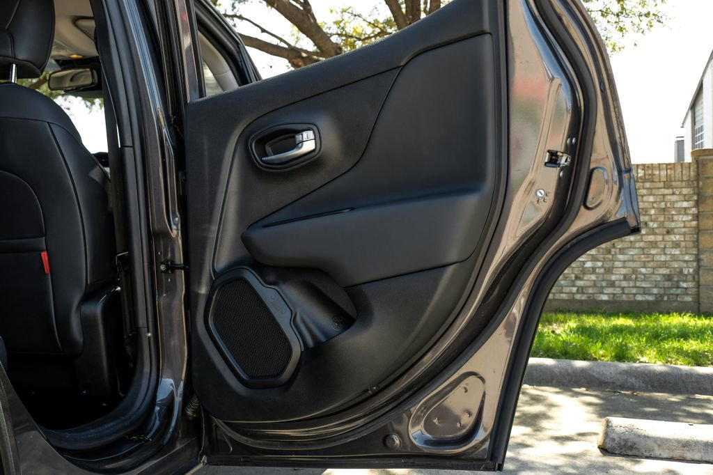 Used 2021 Jeep Renegade Trailhawk image 59