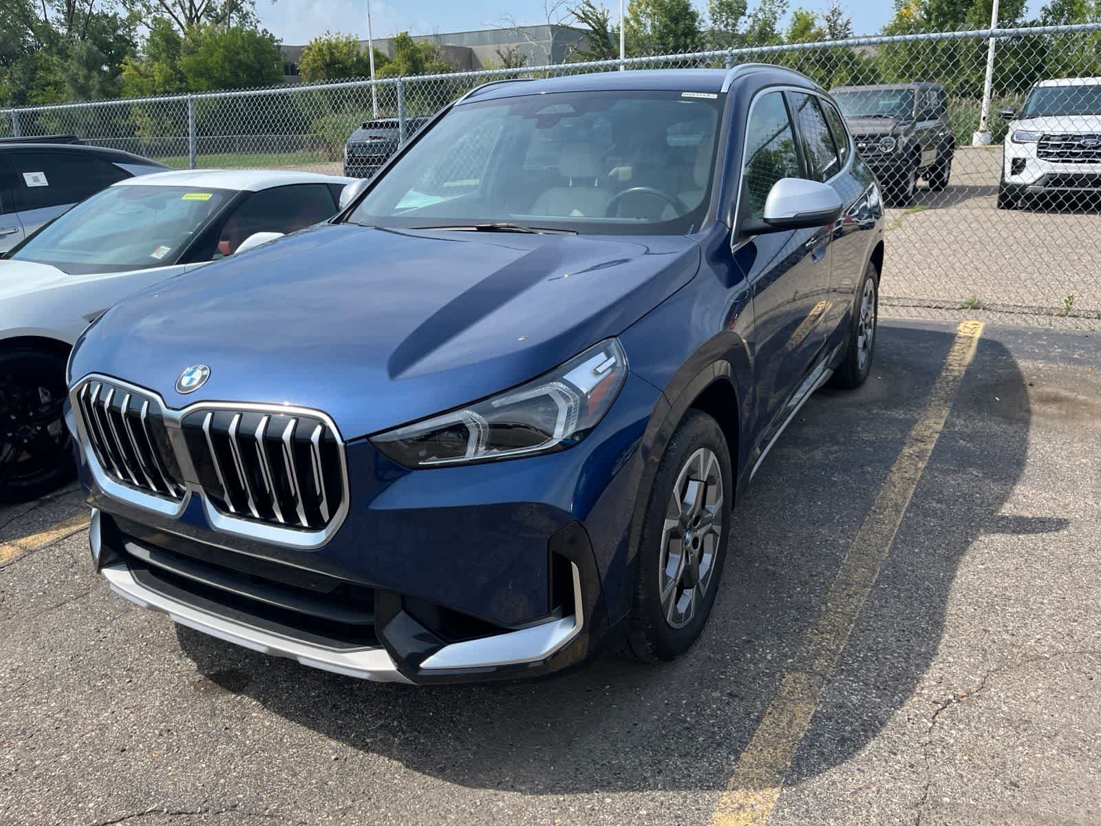 Used 2023 BMW X1 xDrive28i w/ Convenience Package AWD/4WD image 4