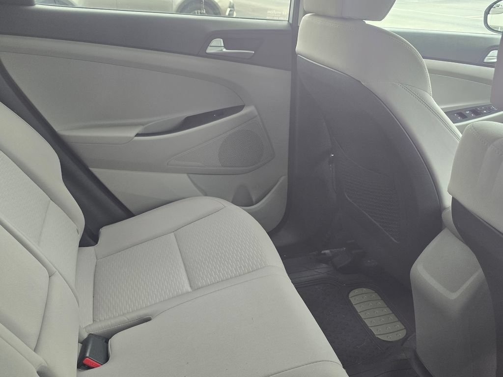 Used 2020 Hyundai Tucson SE w/ Cargo Package FWD image 12