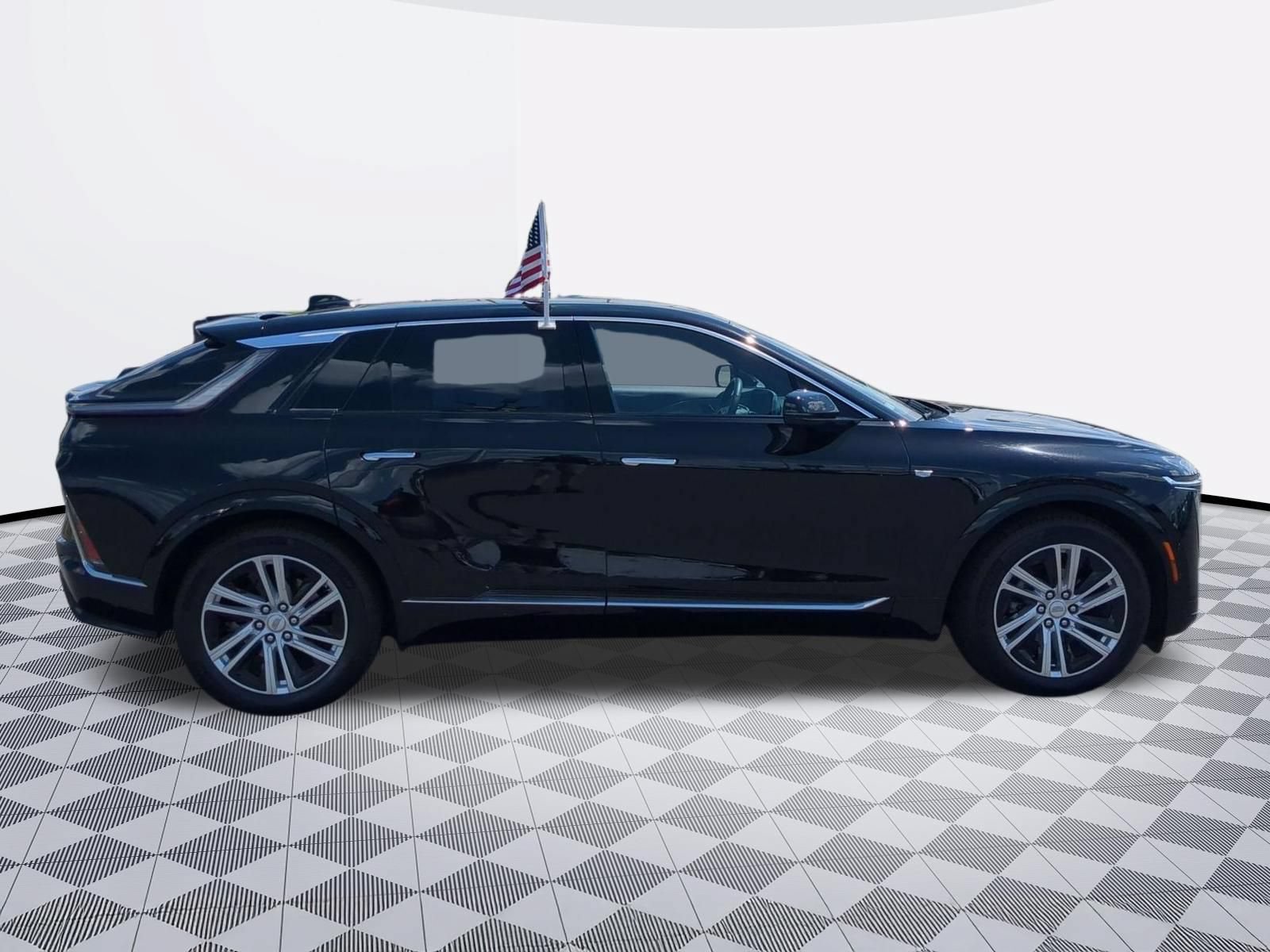 Certified 2024 Cadillac Lyriq Tech AWD/4WD image 8