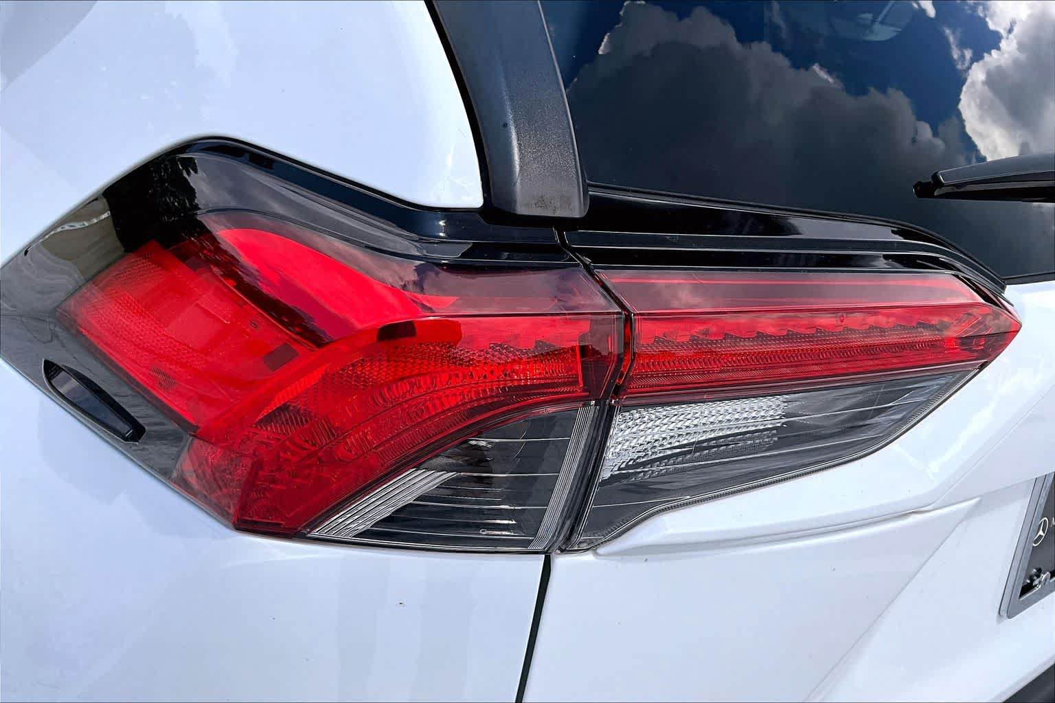 Used 2021 Toyota RAV4 LE FWD image 29
