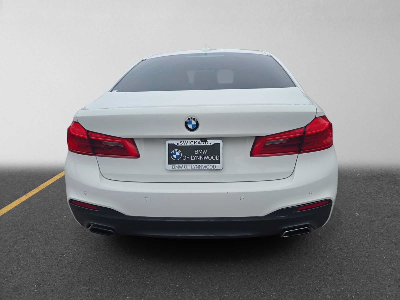 Used 2018 BMW 530i w/ M Sport Package RWD image 4