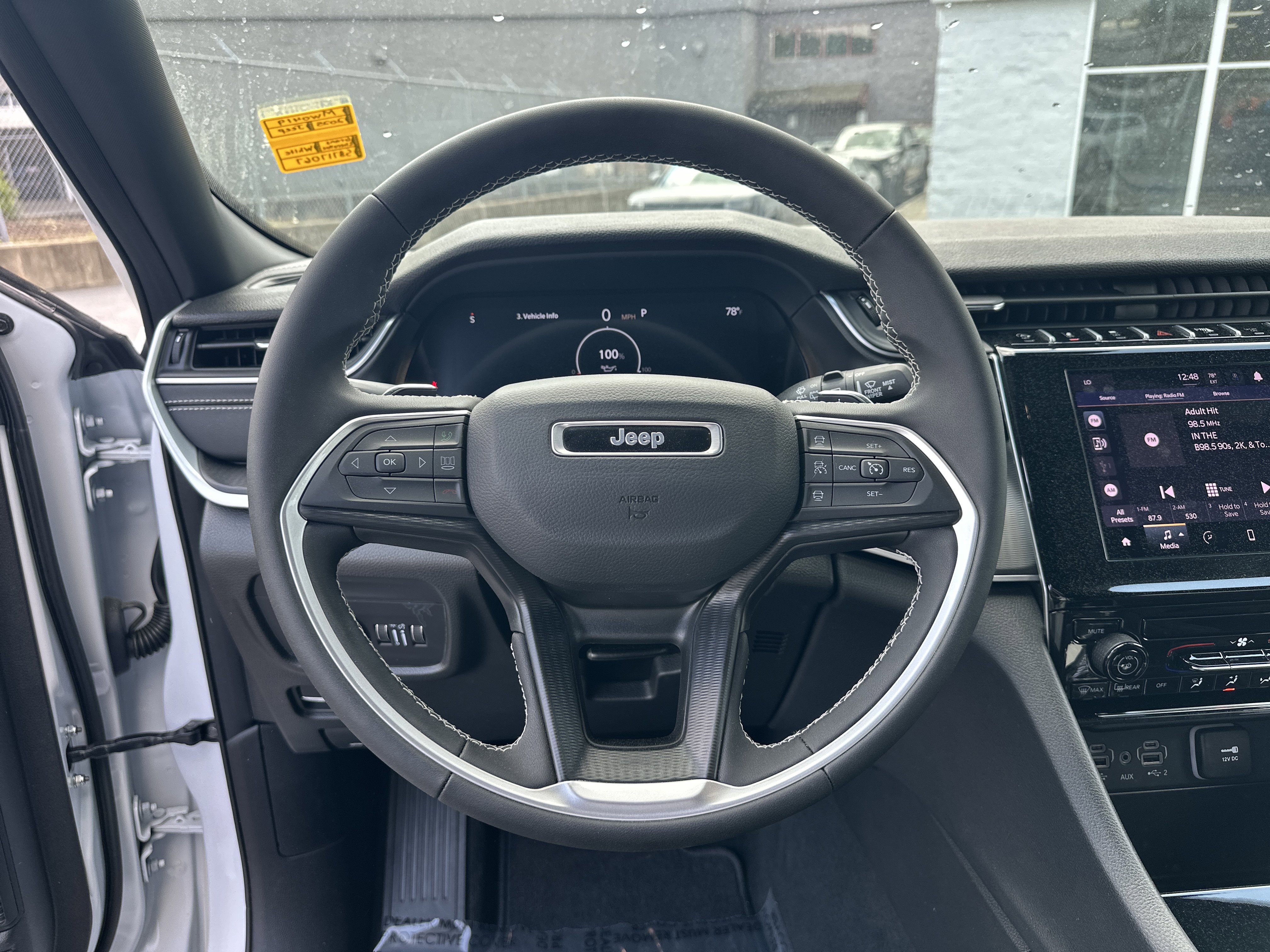 Used 2025 Jeep Grand Cherokee L Laredo image 29