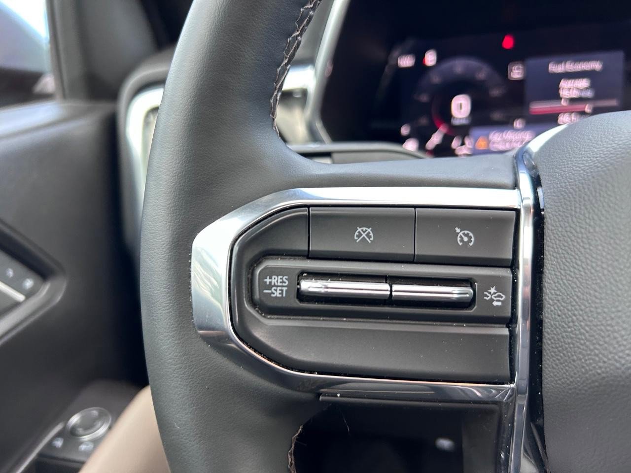 Used 2024 GMC Canyon Denali w/ LPO, Denali Black Edition image 11