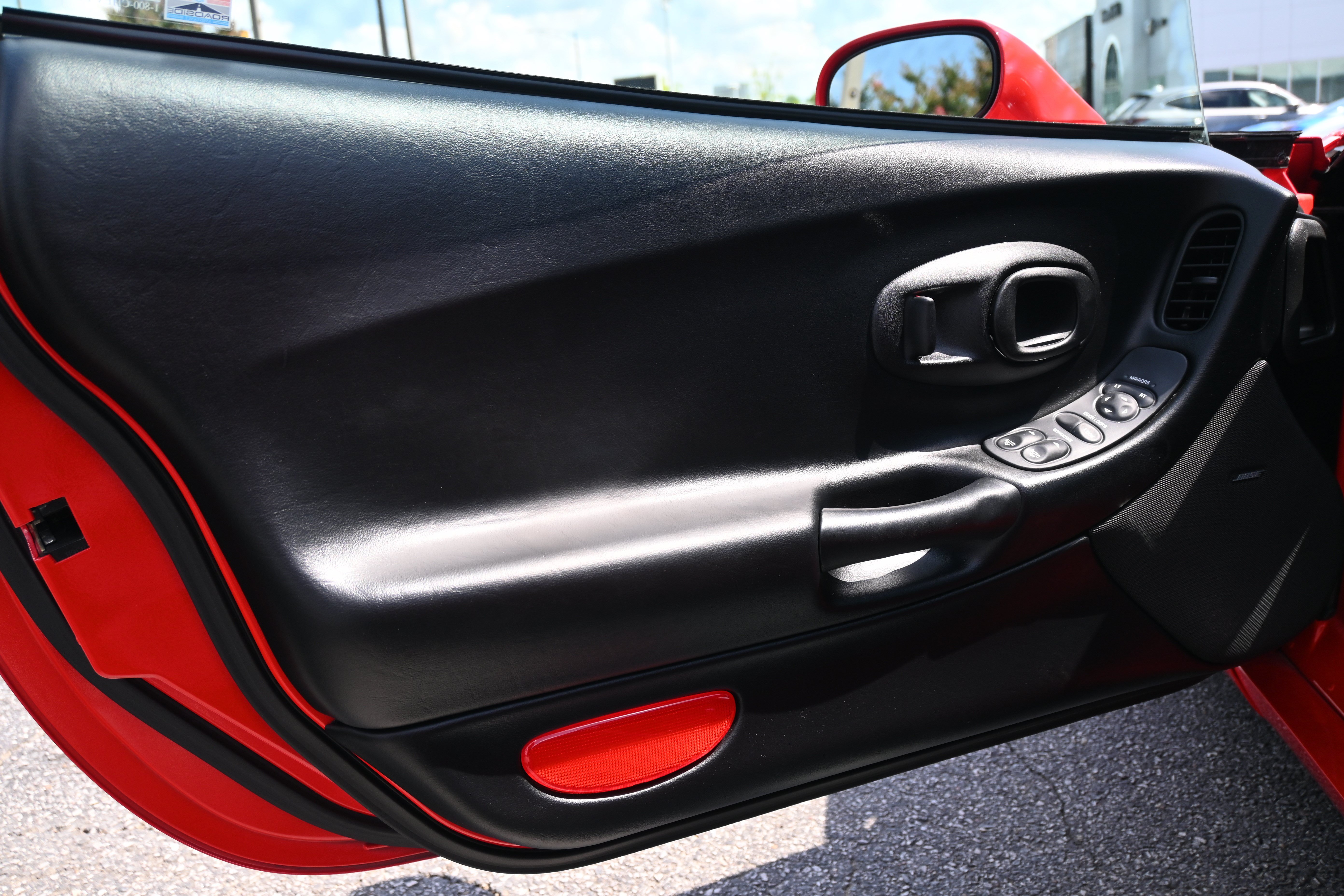 Used 2004 Chevrolet Corvette Coupe RWD image 15