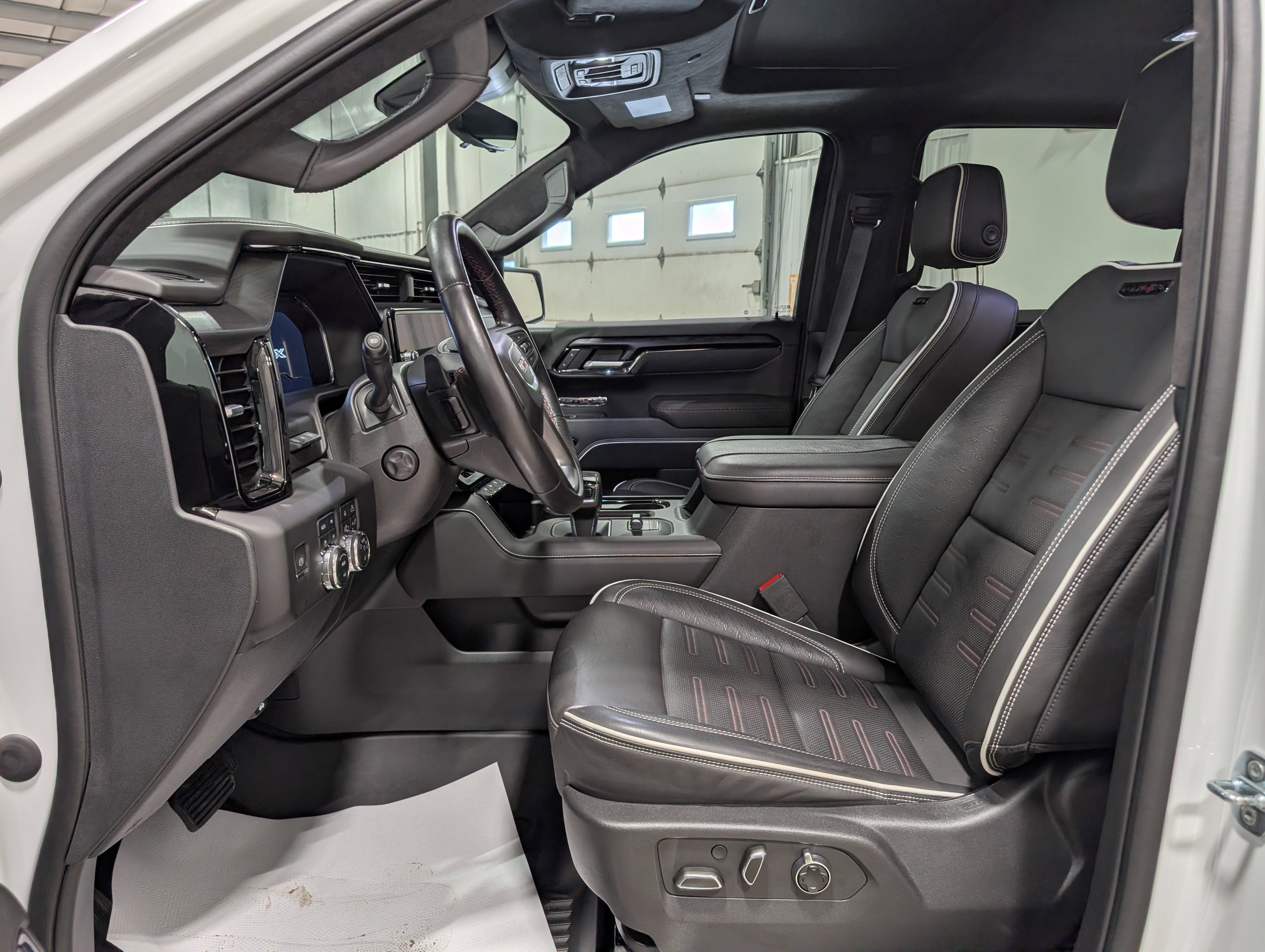 Used 2023 GMC Sierra 1500 AT4X image 17