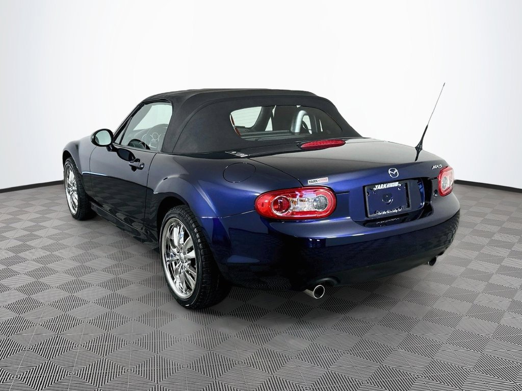 Used 2012 MAZDA MX-5 Miata Touring RWD image 7