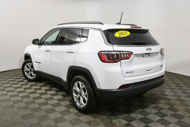 Used 2025 Jeep Compass Latitude image 8
