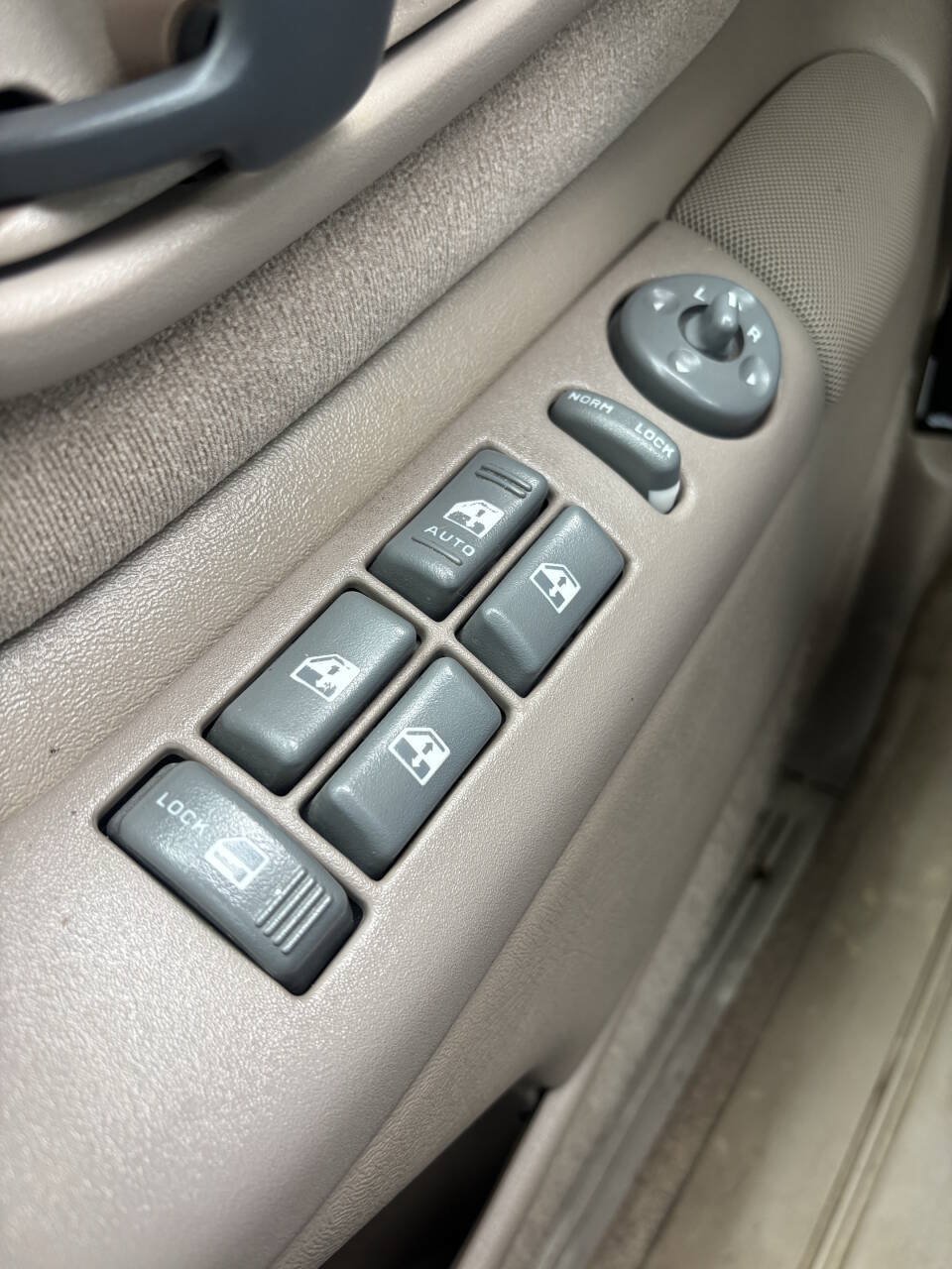 Used 1997 Chevrolet Tahoe 4WD w/ Preferred Equipment Group 3 image 25