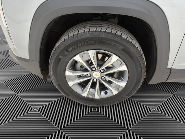 Used 2025 Chevrolet Equinox LT w/ Safety and Technology Package image 9