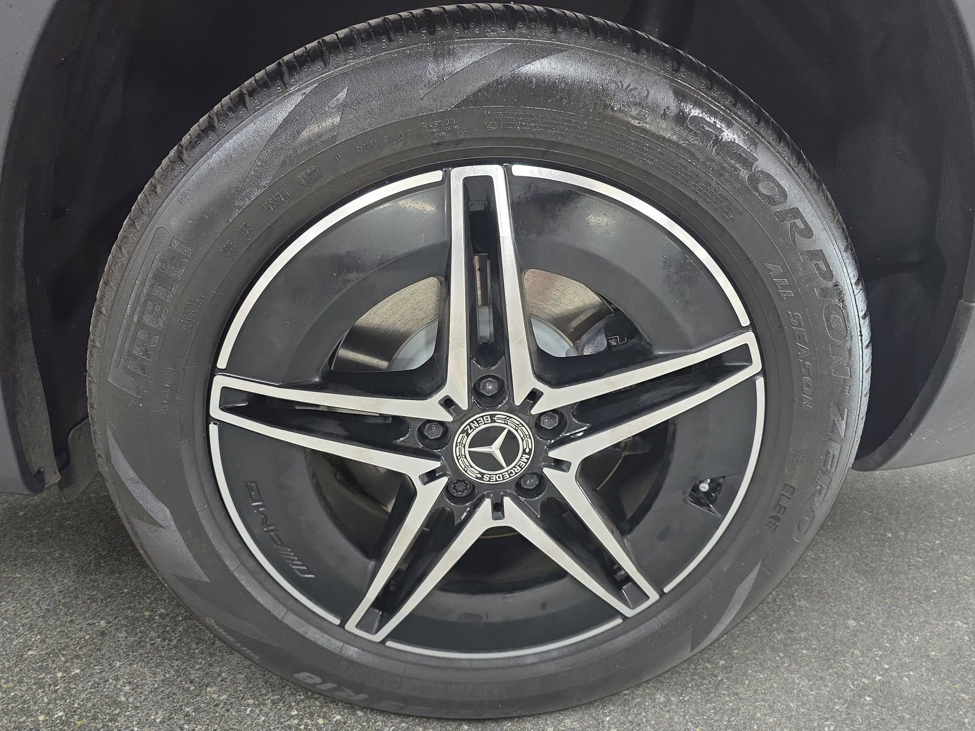 Used 2024 Mercedes-Benz EQB 250+ image 31