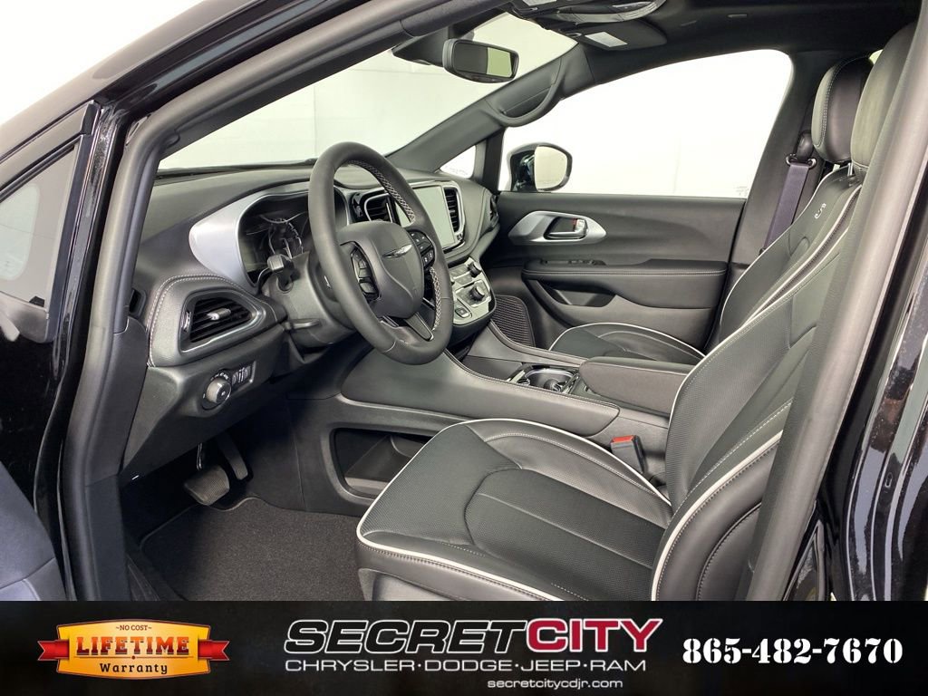 New 2026 Chrysler Pacifica Limited w/ S Appearance Package image 11