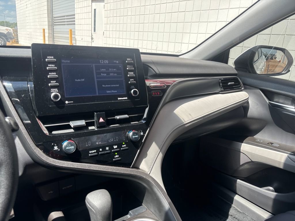 Used 2022 Toyota Camry LE image 16