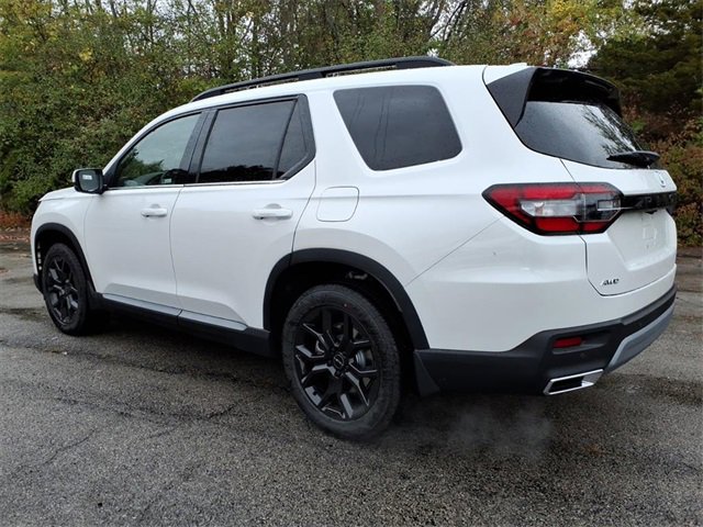 New 2025 Honda Pilot Touring image 4