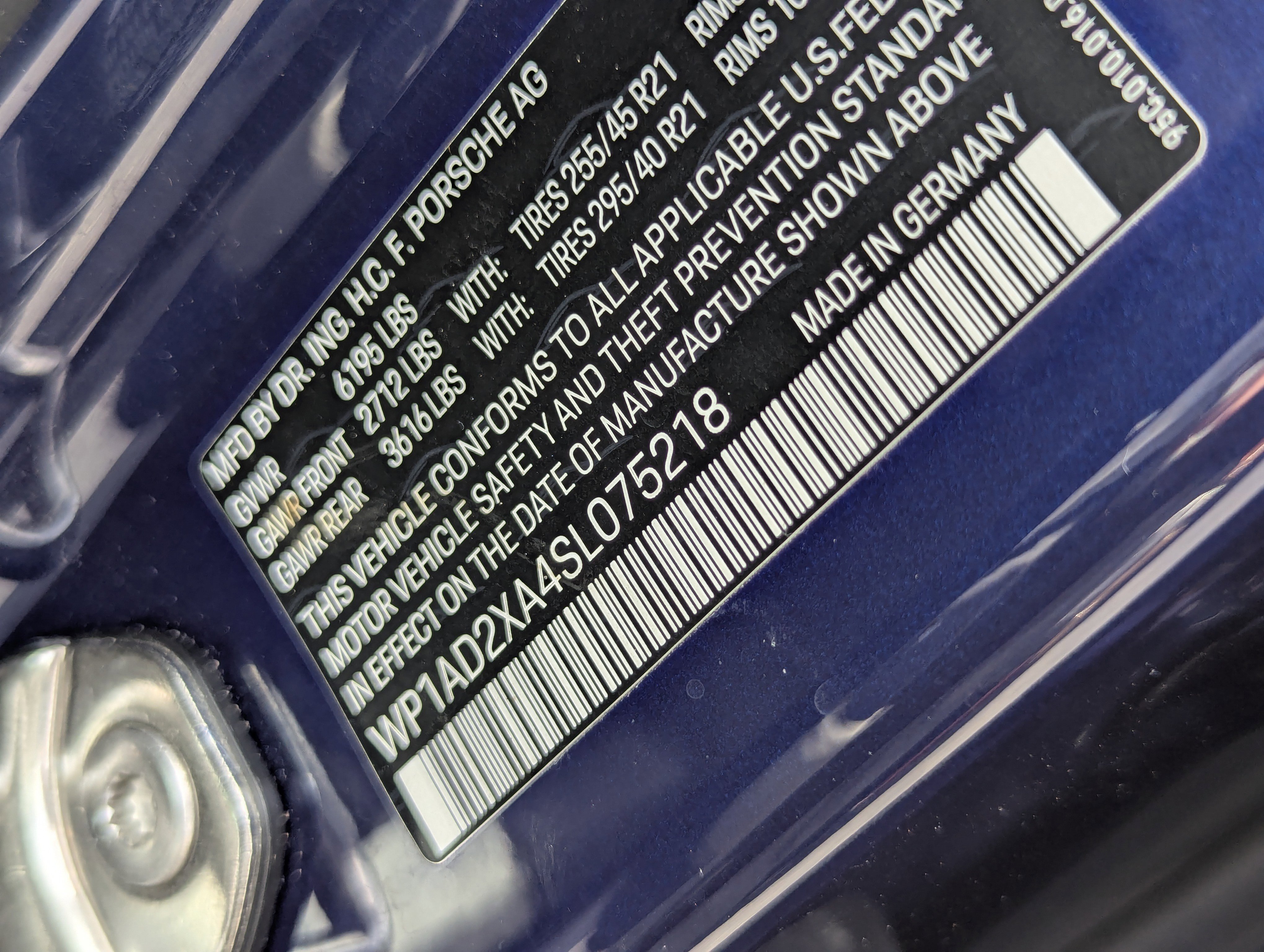 Certified 2025 Porsche Macan Electric RWD image 41