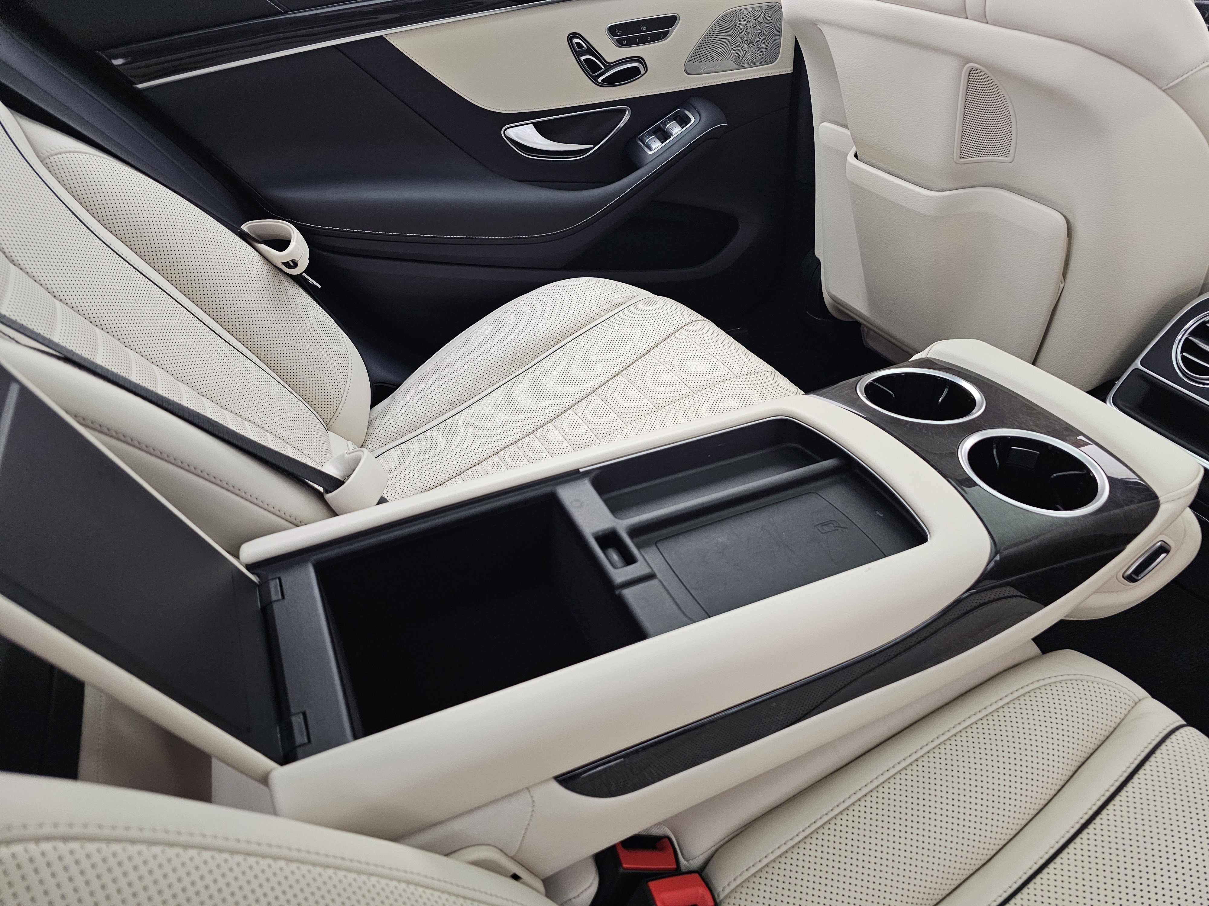 Used 2019 Mercedes-Benz S 560 Sedan image 29