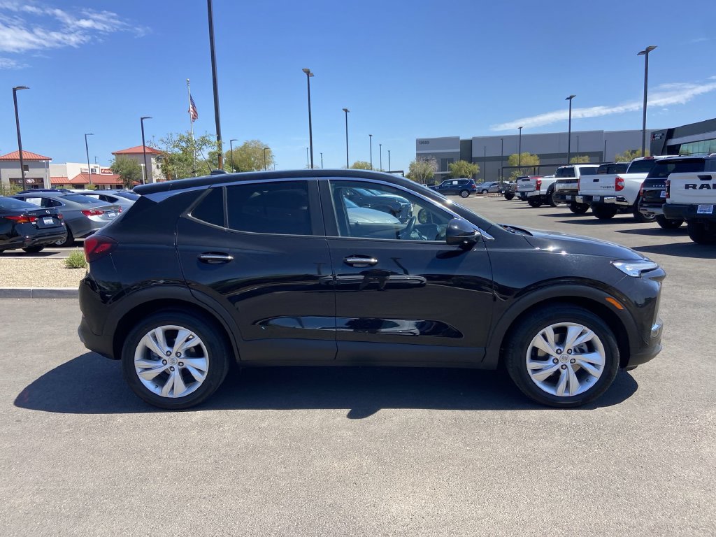 Used 2024 Buick Encore GX Preferred FWD image 2