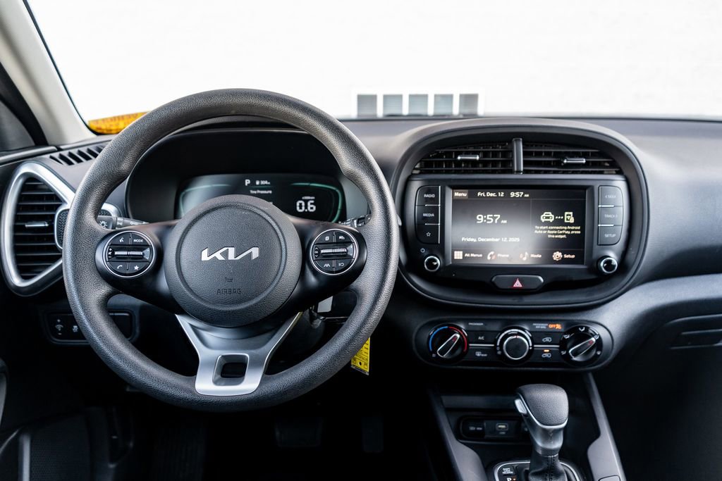 Used 2024 Kia Soul LX w/ Option Group 015 image 15