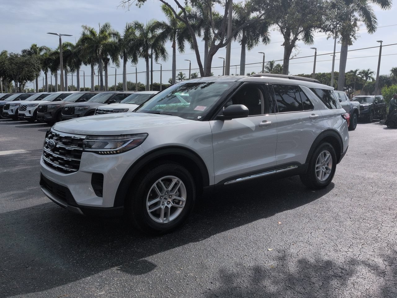 Certified 2025 Ford Explorer Active RWD image 8