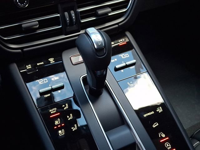 New 2026 Porsche Macan GTS image 16