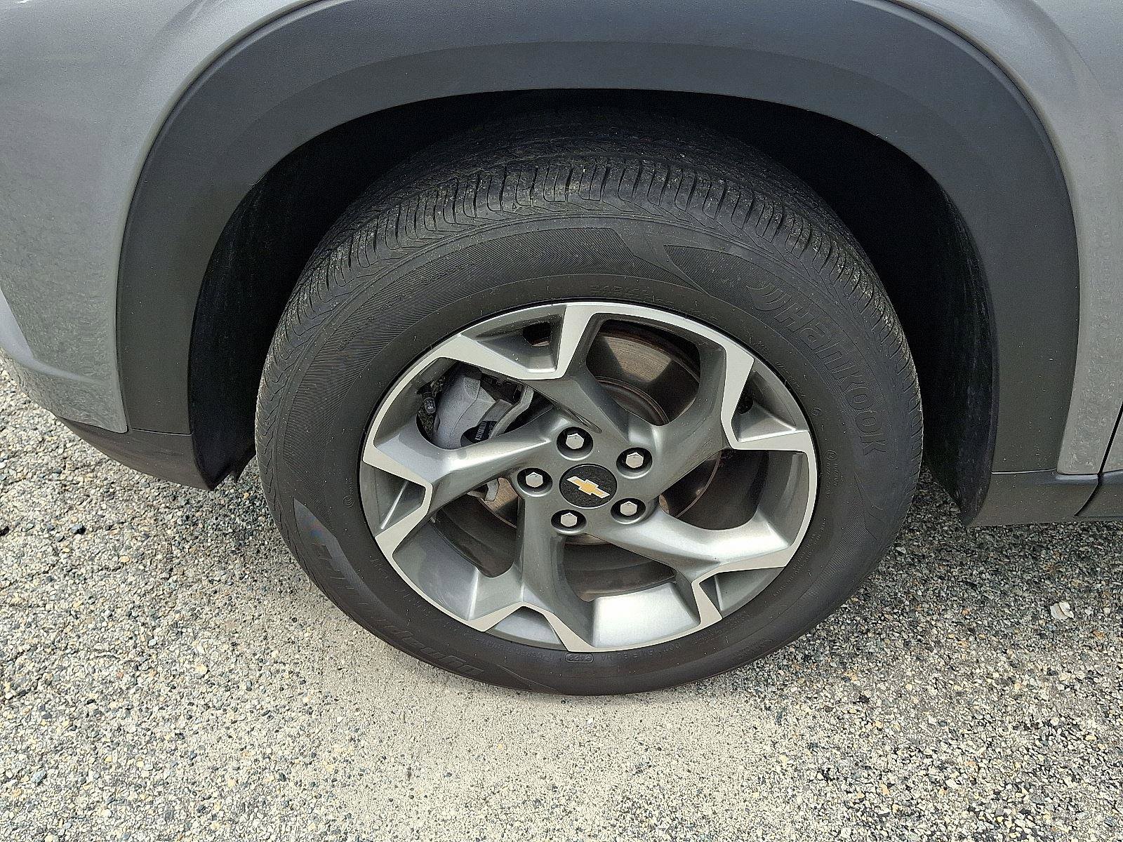 Used 2024 Chevrolet Trax LT w/ LT Convenience Package image 8