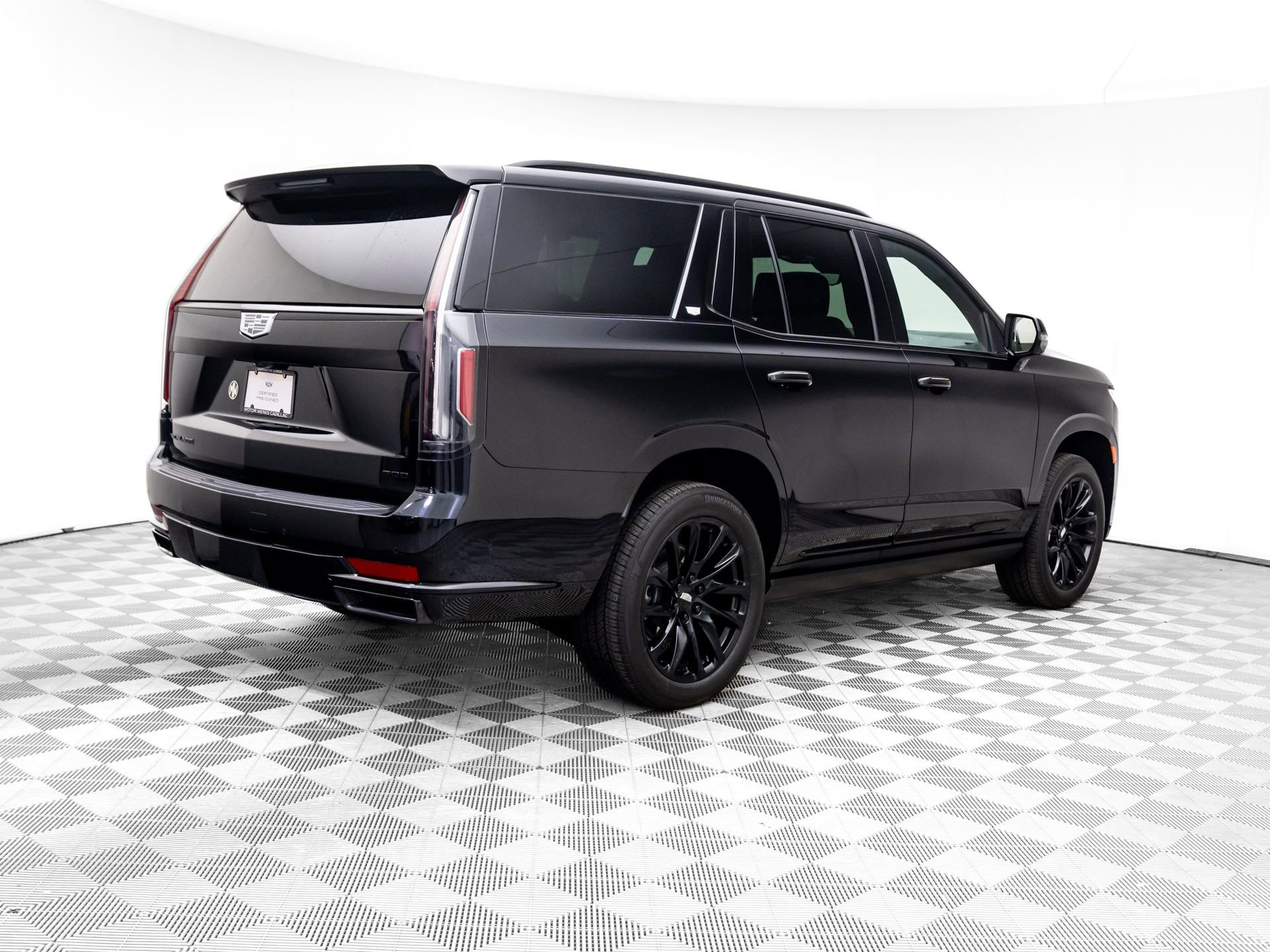 Certified 2024 Cadillac Escalade ESV Sport Platinum w/ LPO, ONYX Package image 6