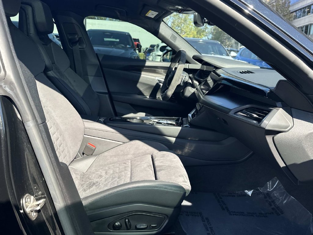 Used 2022 Audi e-tron GT Premium Plus w/ Performance Package AWD/4WD image 14
