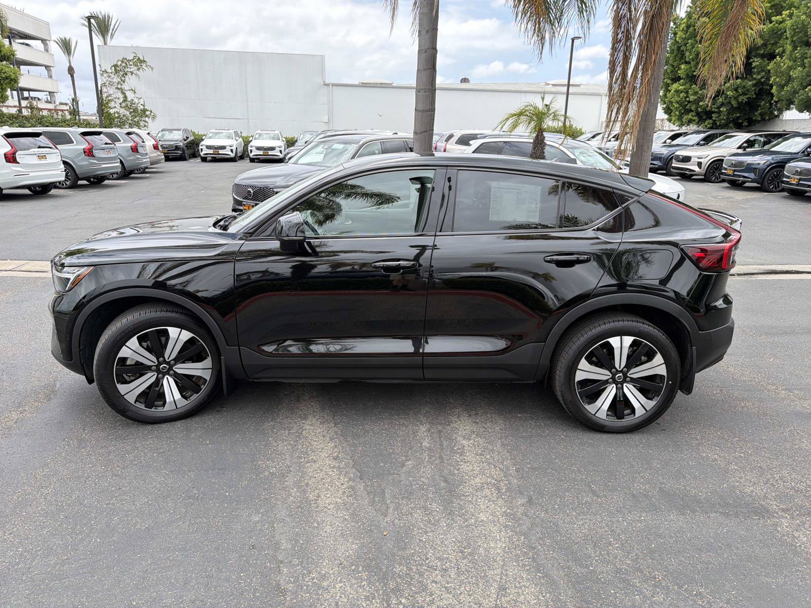 Certified 2023 Volvo C40 P8 Recharge Plus w/ Protection Package Premier AWD/4WD image 8