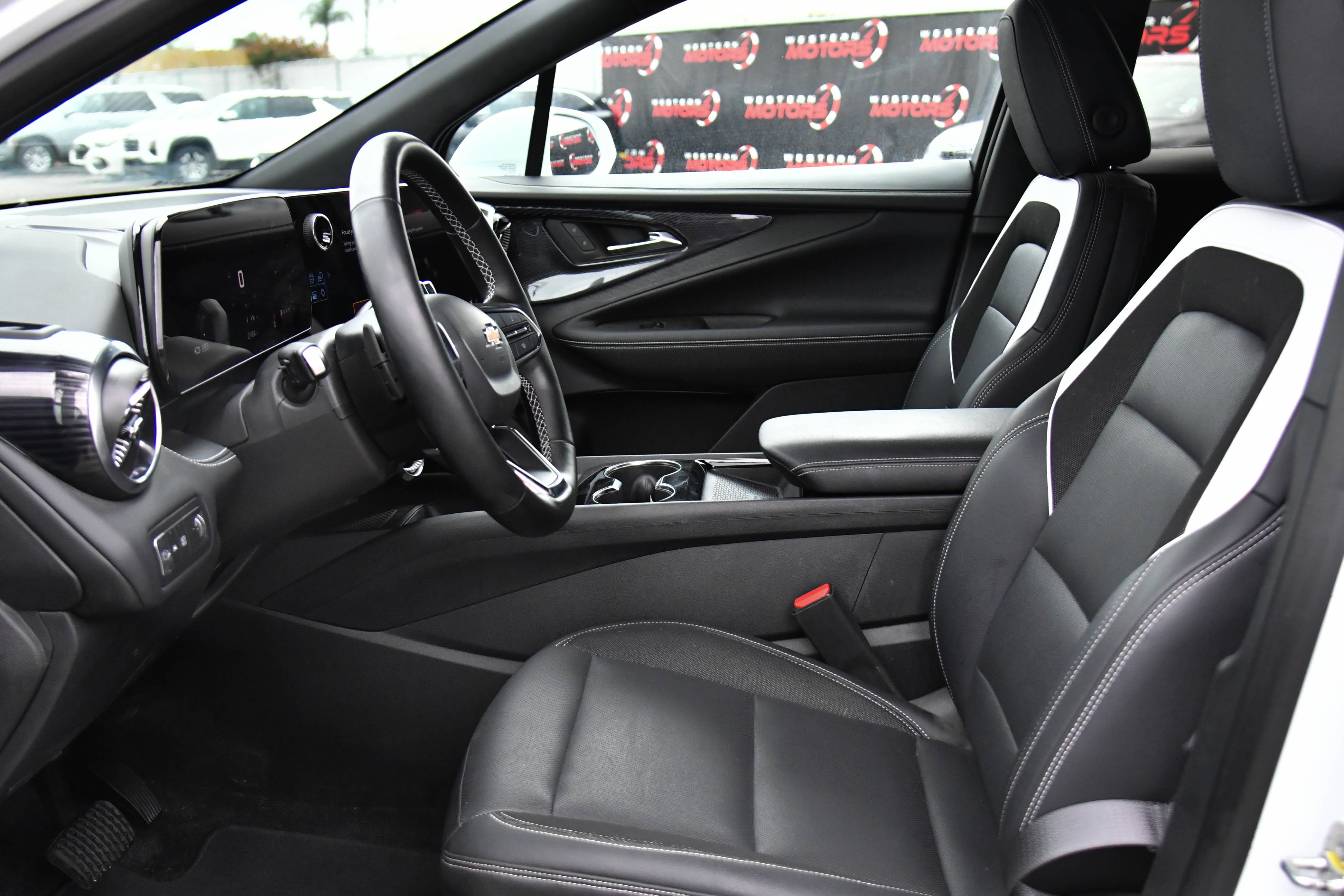 Used 2024 Chevrolet Blazer EV LT AWD/4WD image 17