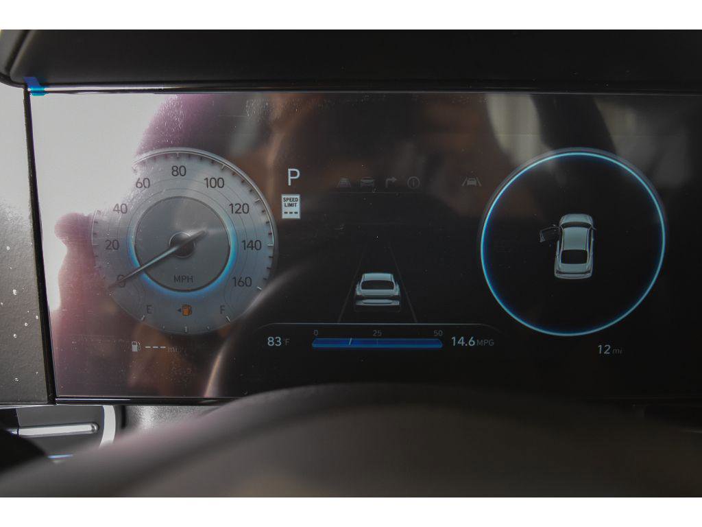 New 2025 Hyundai Elantra Limited image 69