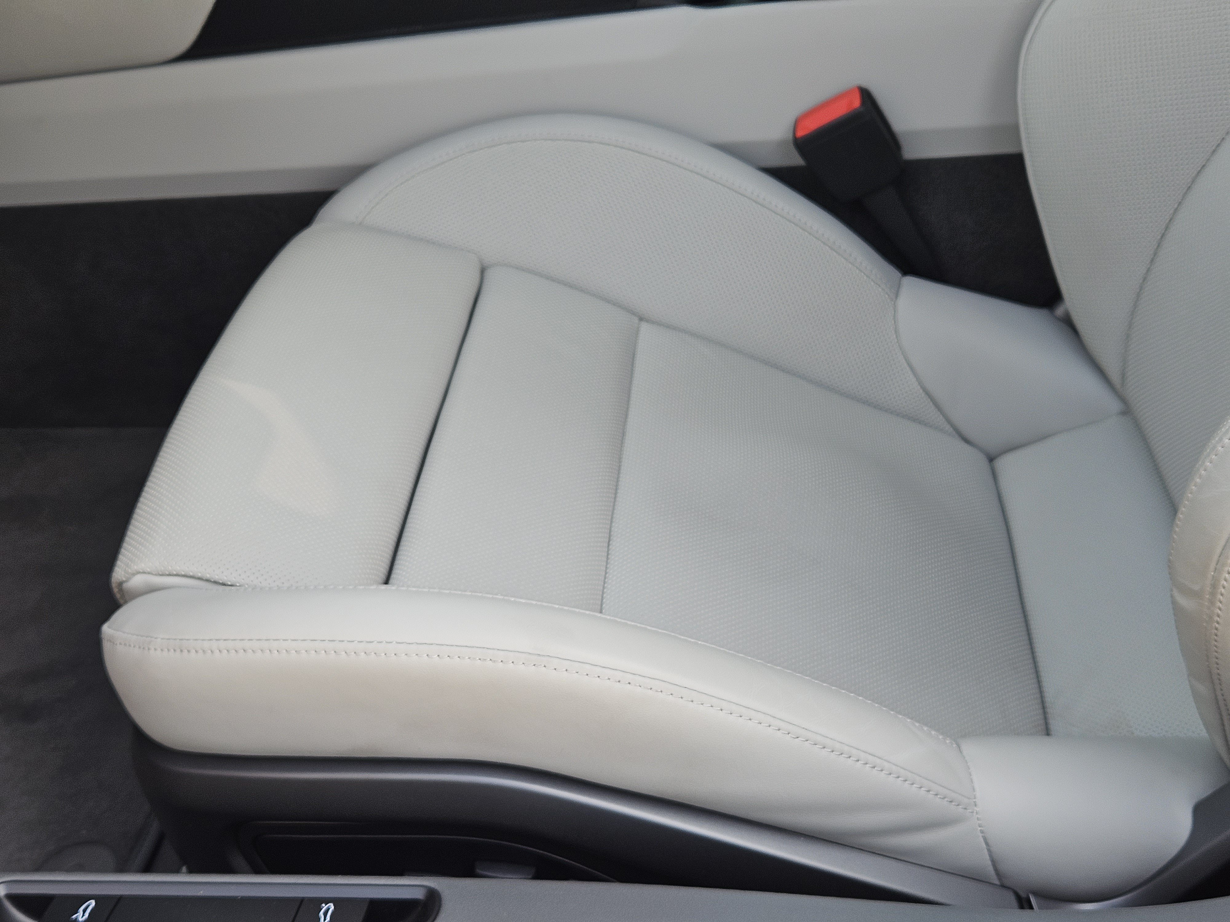 Certified 2022 Porsche 911 Turbo S AWD/4WD image 25