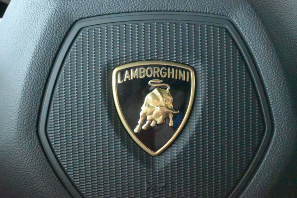Used 2023 Lamborghini Huracan EVO RWD image 35