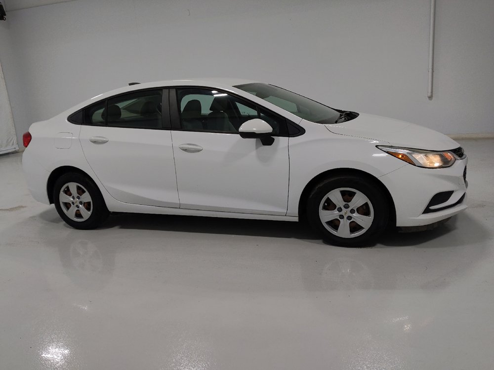 Used 2018 Chevrolet Cruze LS FWD image 11
