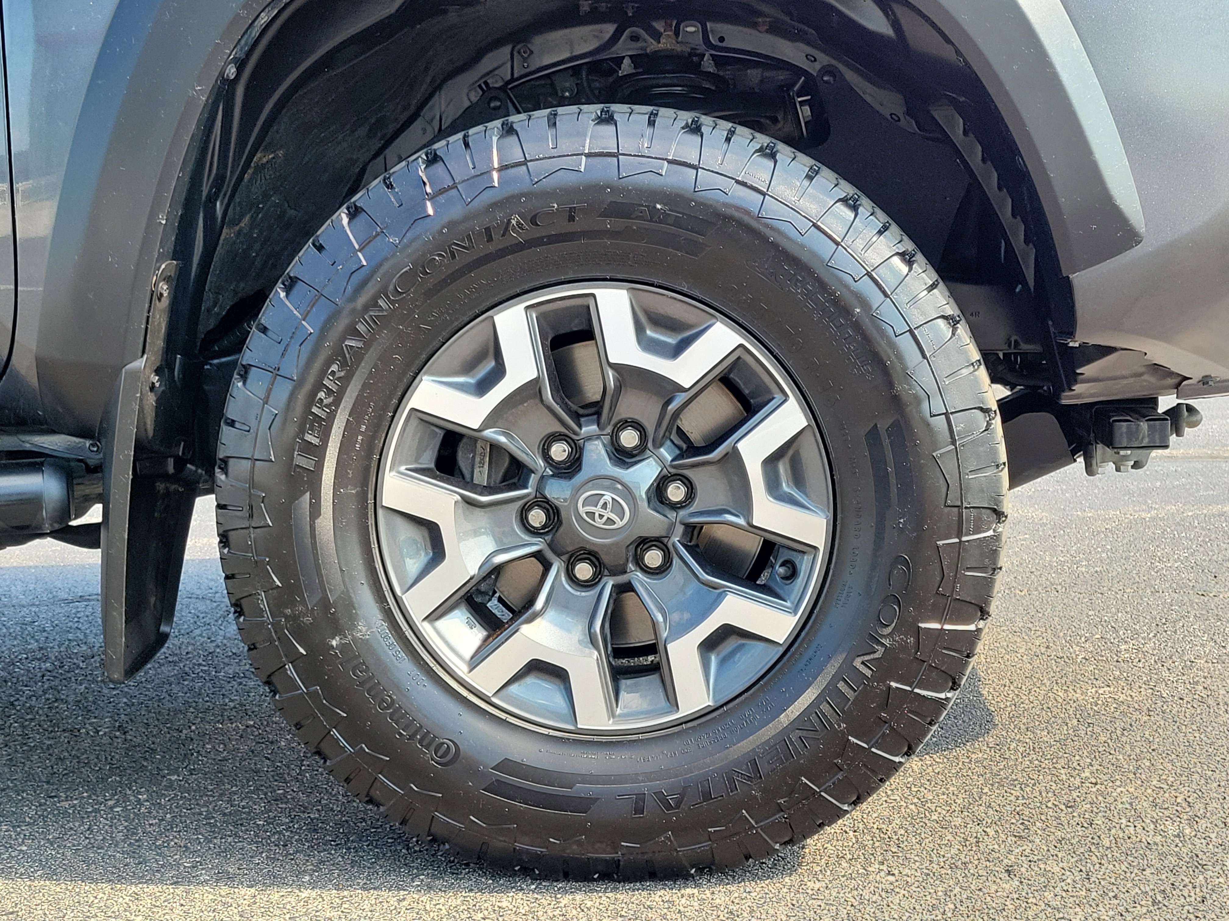 Used 2023 Toyota Tacoma TRD Off-Road AWD/4WD image 5