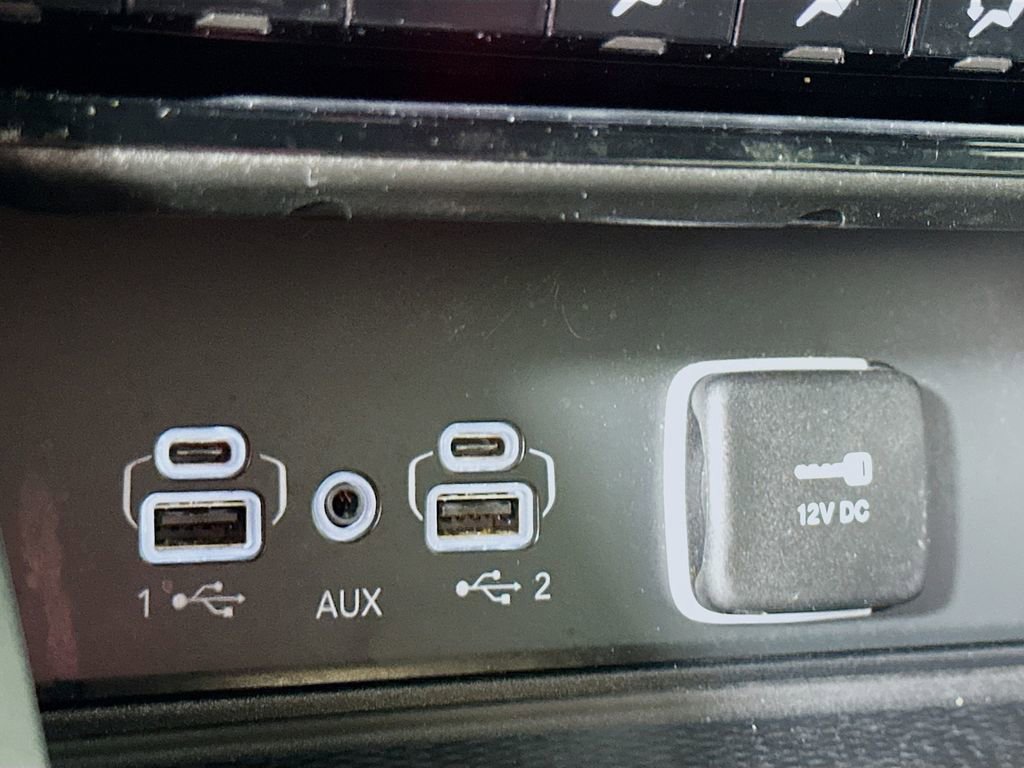 Used 2024 Jeep Grand Cherokee L Laredo image 31