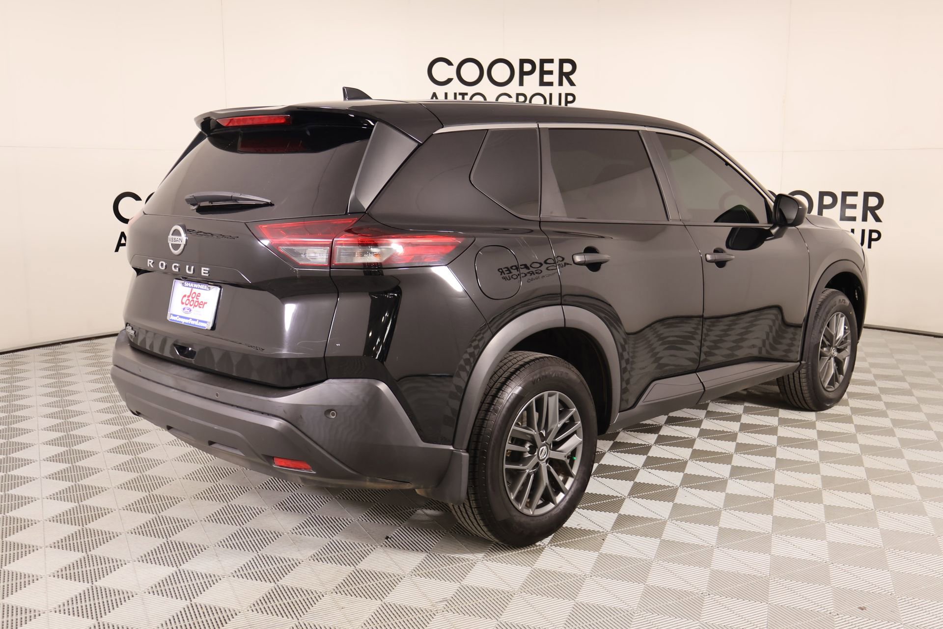 Used 2021 Nissan Rogue S FWD image 19