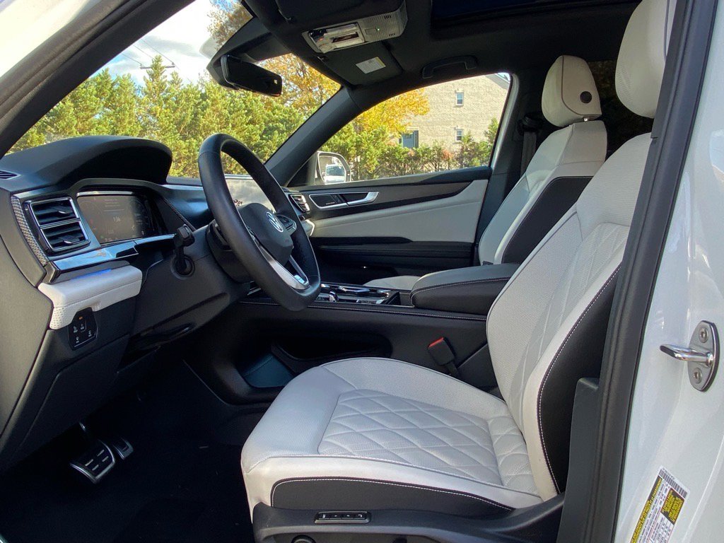 Certified 2025 Volkswagen Atlas Cross Sport SEL Premium R-Line image 11