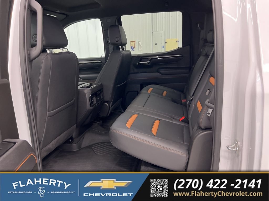 Used 2025 GMC Sierra 1500 AT4 w/ Technology Package AWD/4WD image 11