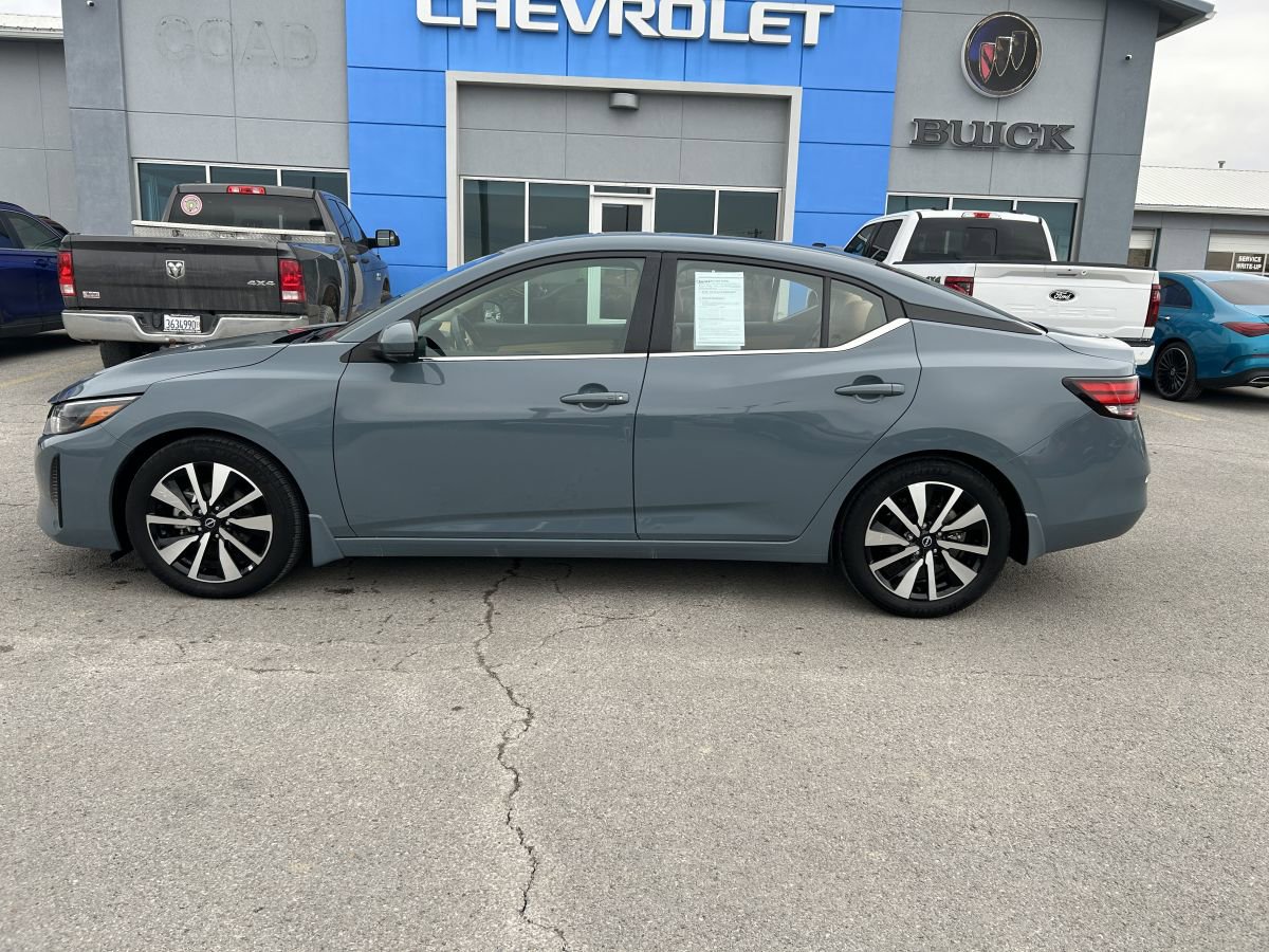 Used 2025 Nissan Sentra SV w/ SV Premium Package image 4