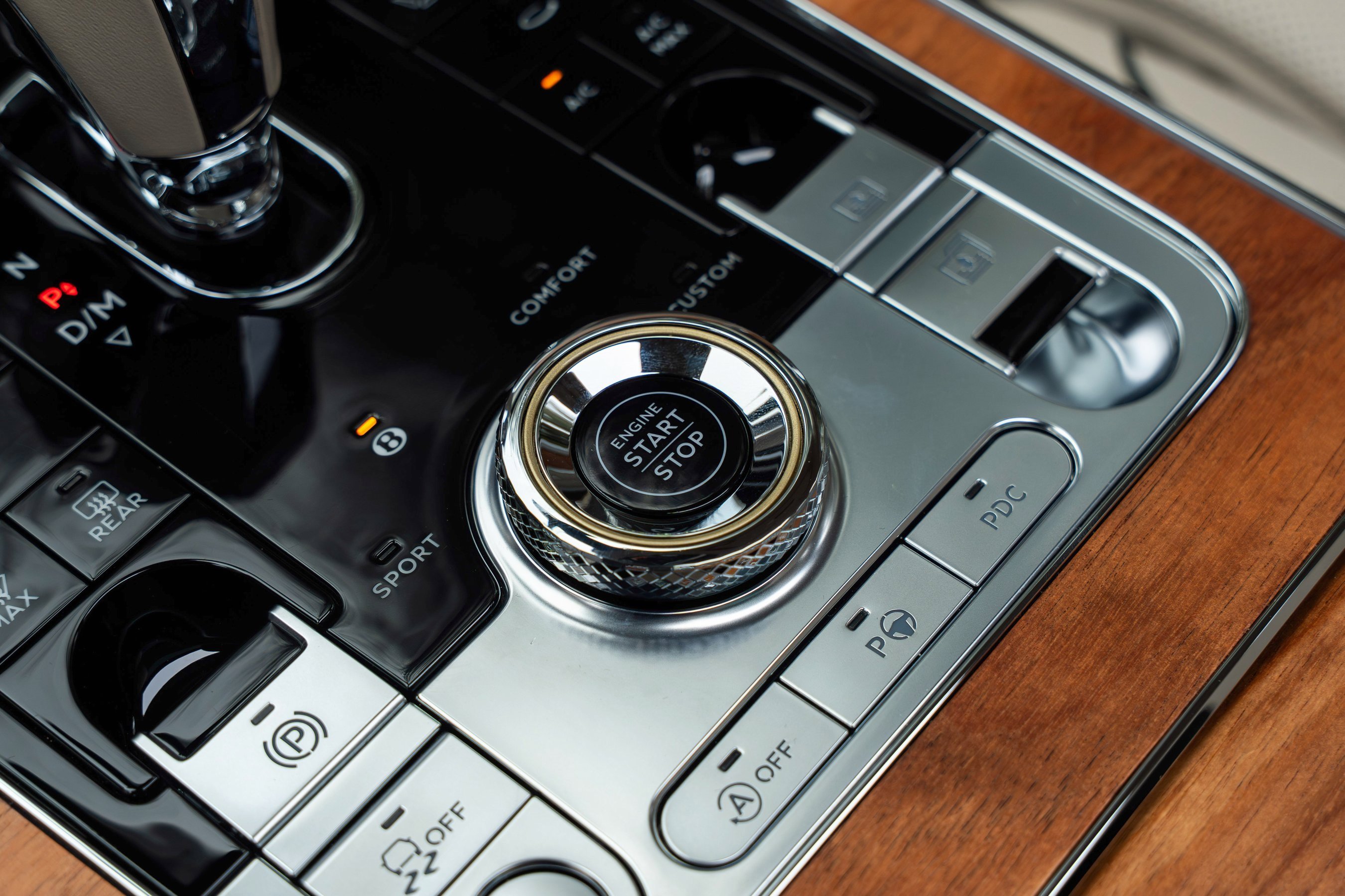 Used 2024 Bentley Flying Spur W12 image 36