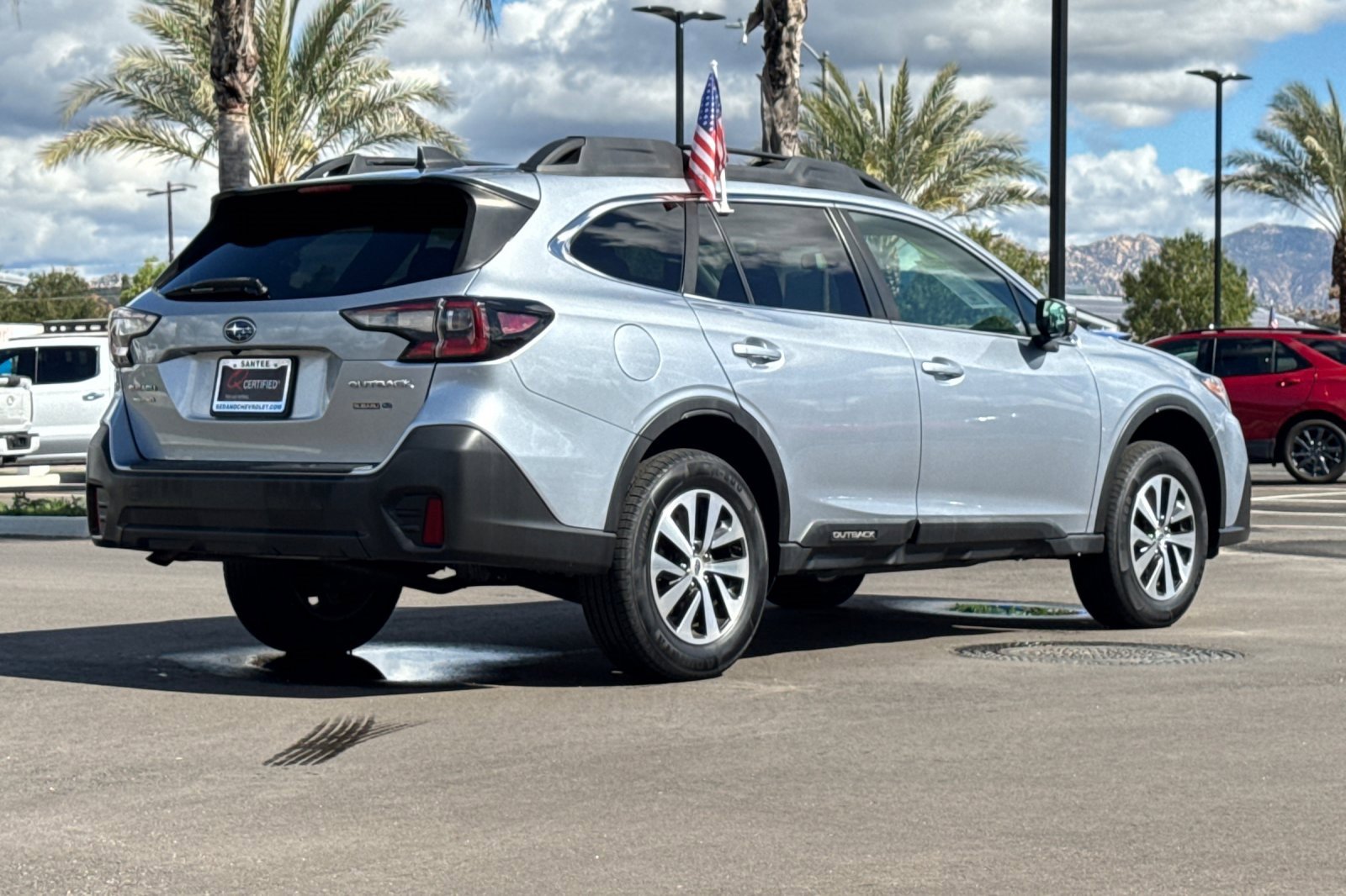 Used 2020 Subaru Outback Premium image 4